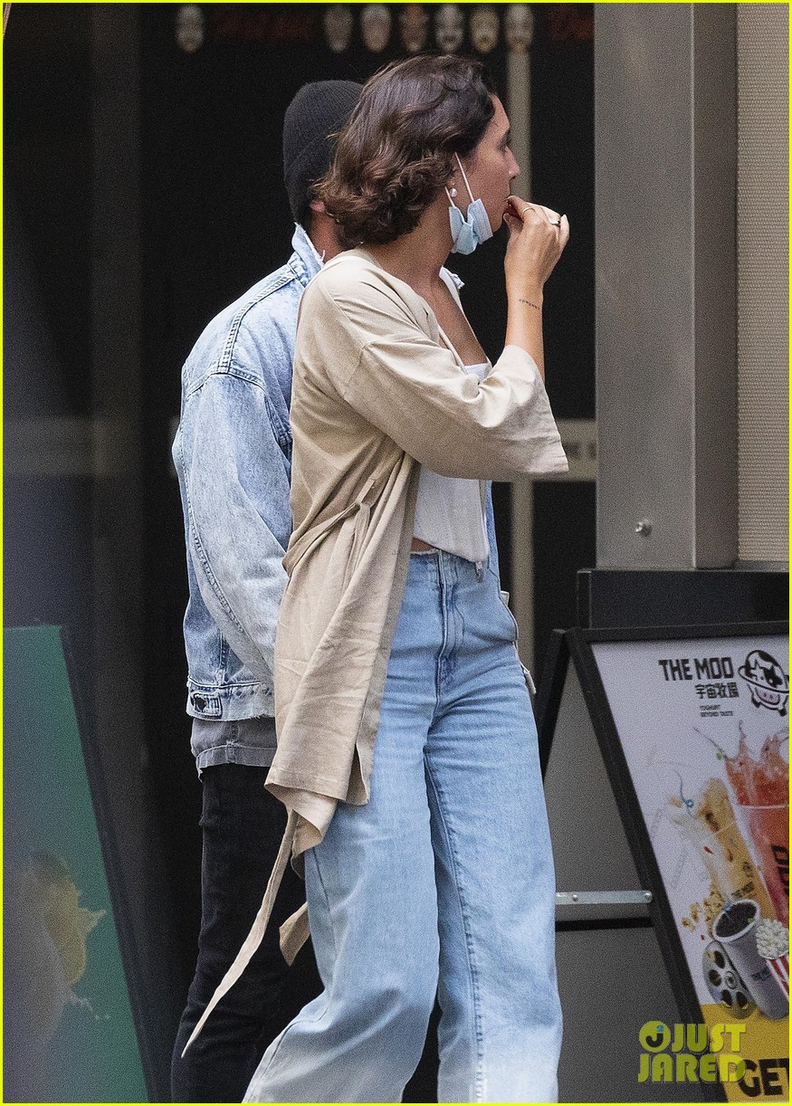 Zac Efron Is Still Going Strong with Girlfriend Vanessa Valladares - See New Photos!