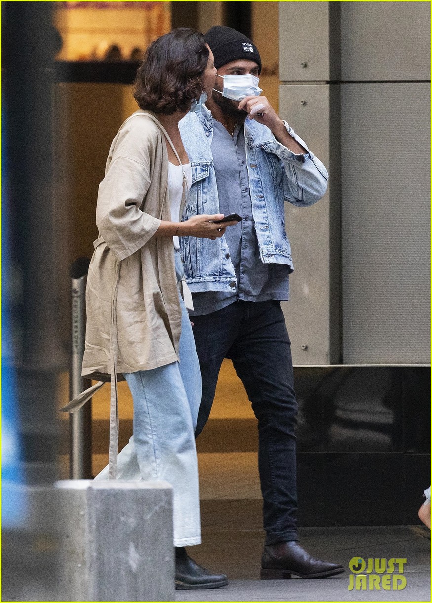 Zac Efron Is Still Going Strong with Girlfriend Vanessa Valladares - See New Photos!
