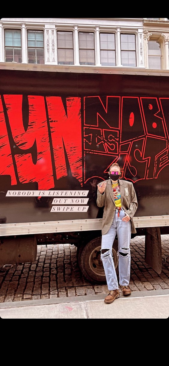 Gigi Hadid Visits Zayn Malik's Album Promo Truck in NYC!