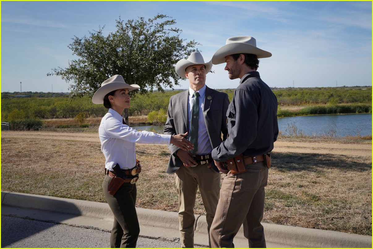 First Look Photo at Keegan Allen From 'Walker' Series Premiere!