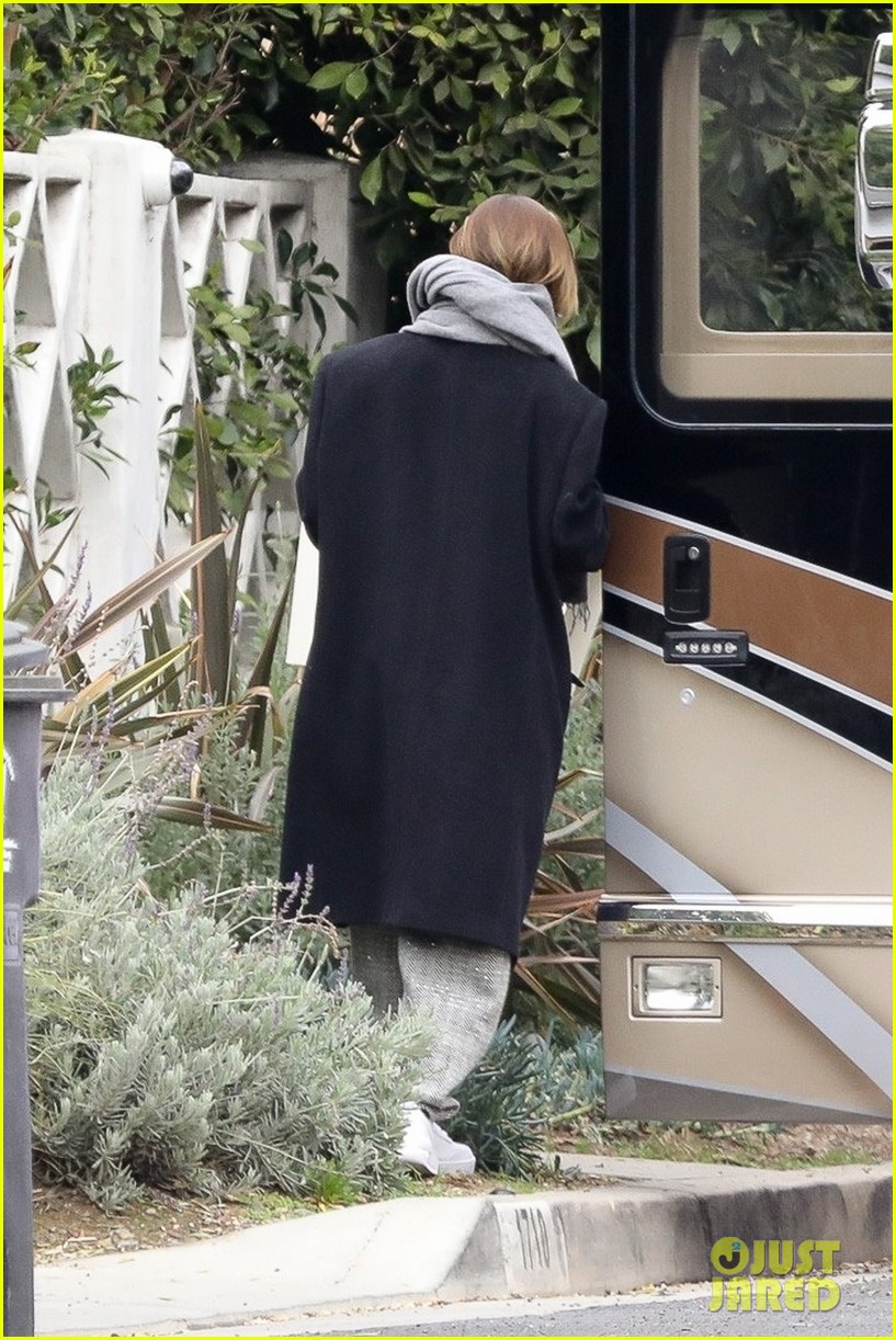 Justin & Hailey Bieber Hold Hands on Saturday Morning Stroll