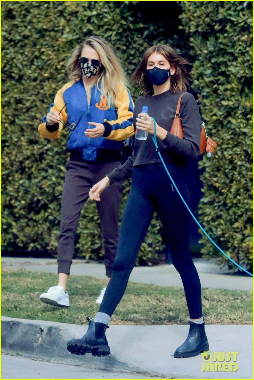 Kaia Gerber Hangs Out with Cara Delevingne Again After Valentine's Day with Jacob Elordi