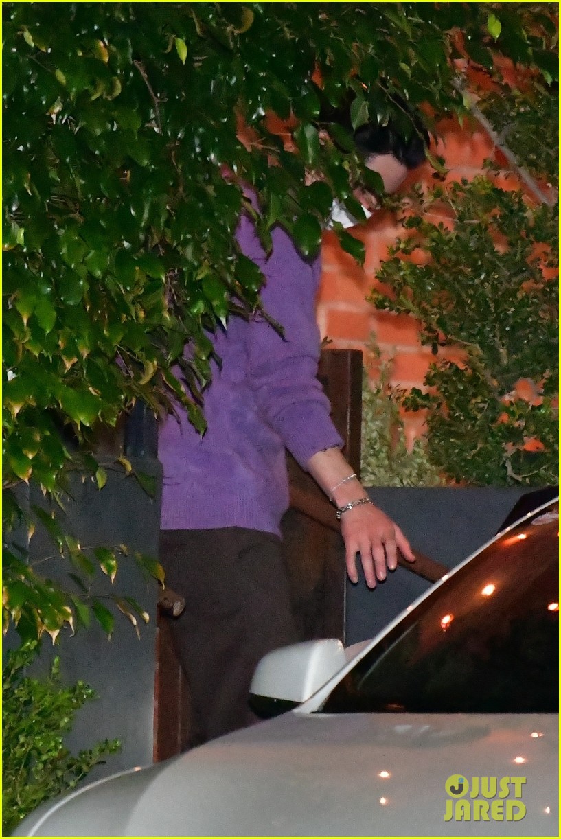 Ariana Grande & Fiance Dalton Gomez Grab Dinner on Rare Night Out