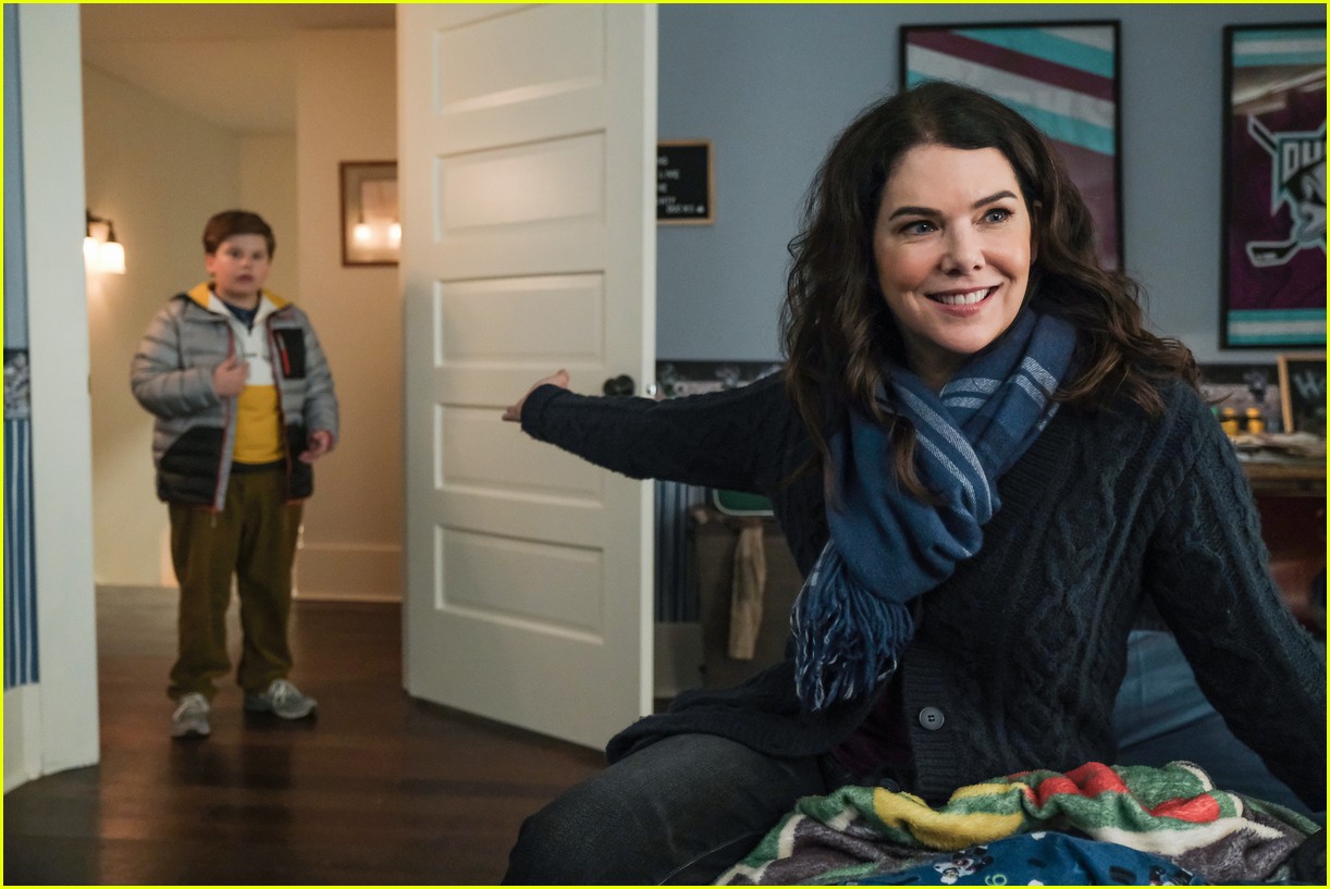 Who Stars In 'The Mighty Ducks: Game Changers'? Meet The Cast Here!