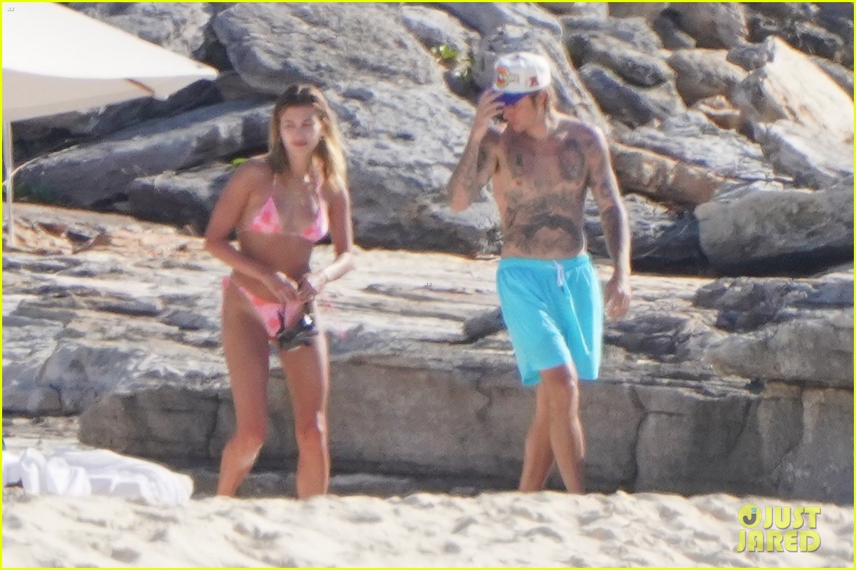 Hailey & Justin Bieber Jetted To Turks & Caicos For Mini Getaway