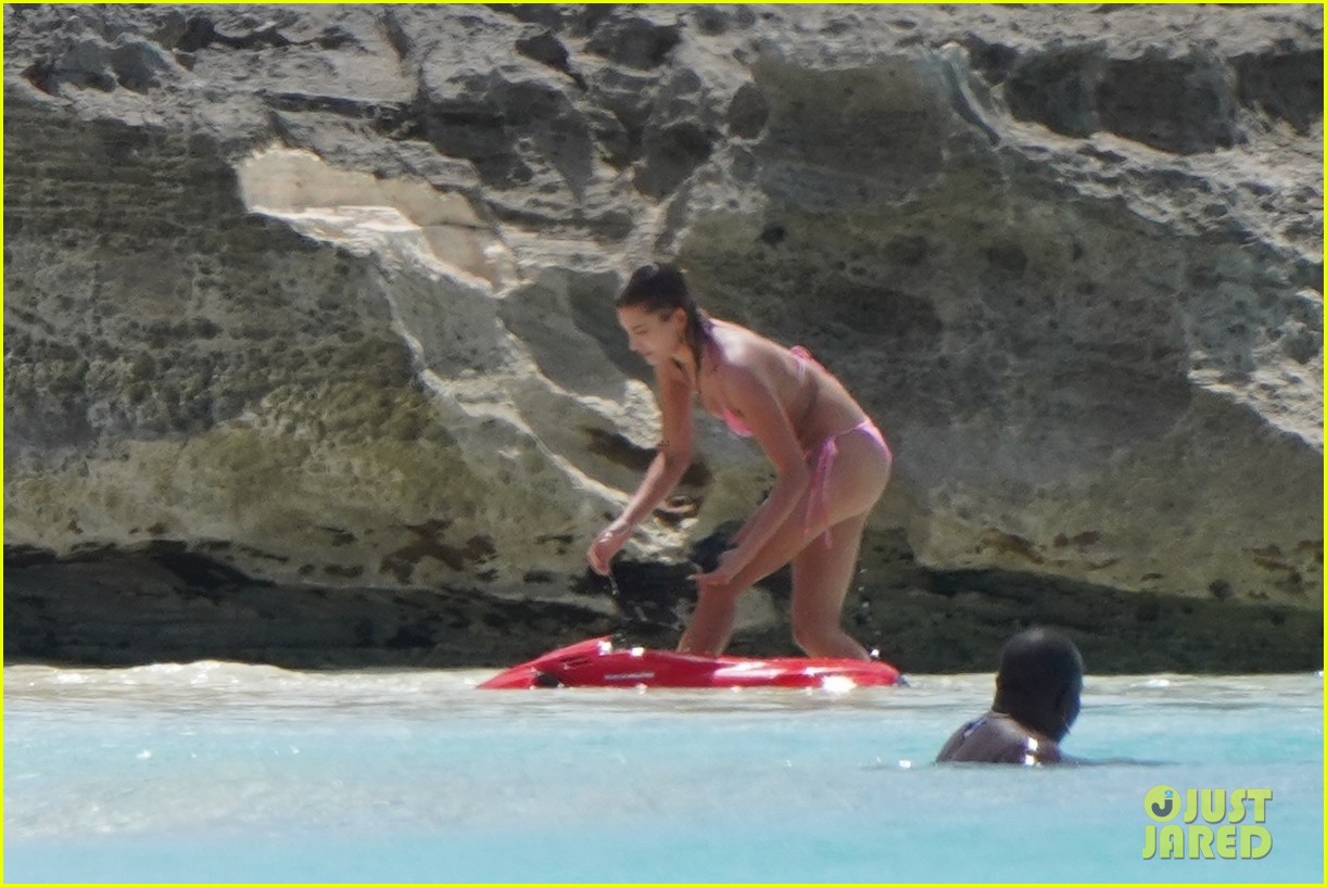 Hailey & Justin Bieber Jetted To Turks & Caicos For Mini Getaway