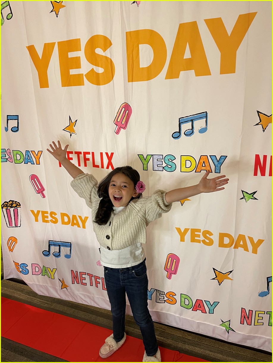 Jenna Ortega, Julian Lerner & More Celebrate 'Yes Day' Virtual Premiere