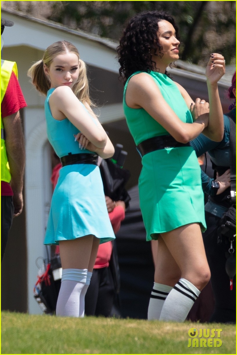 Dove Cameron, Chloe Bennet & Yana Perrault Get Into Character In First 'Powerpuff' Pics!