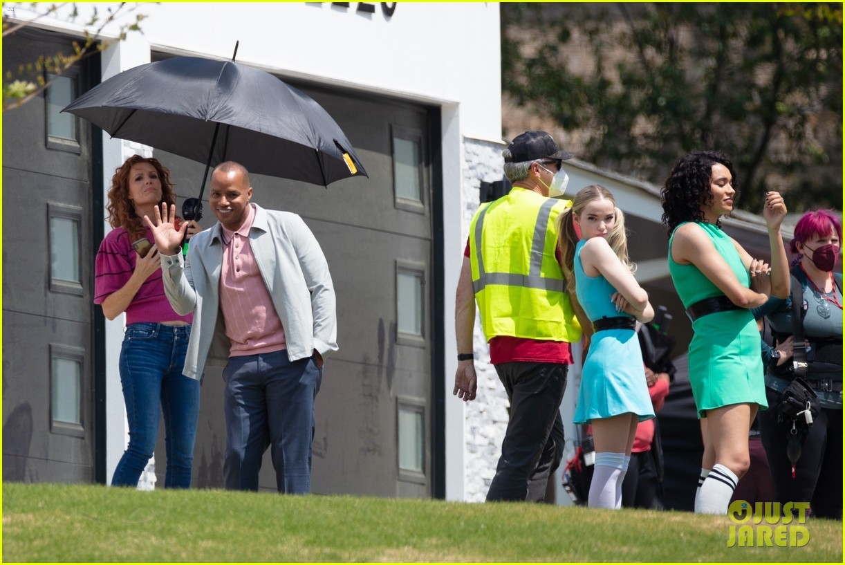 Dove Cameron, Chloe Bennet & Yana Perrault Get Into Character In First 'Powerpuff' Pics!