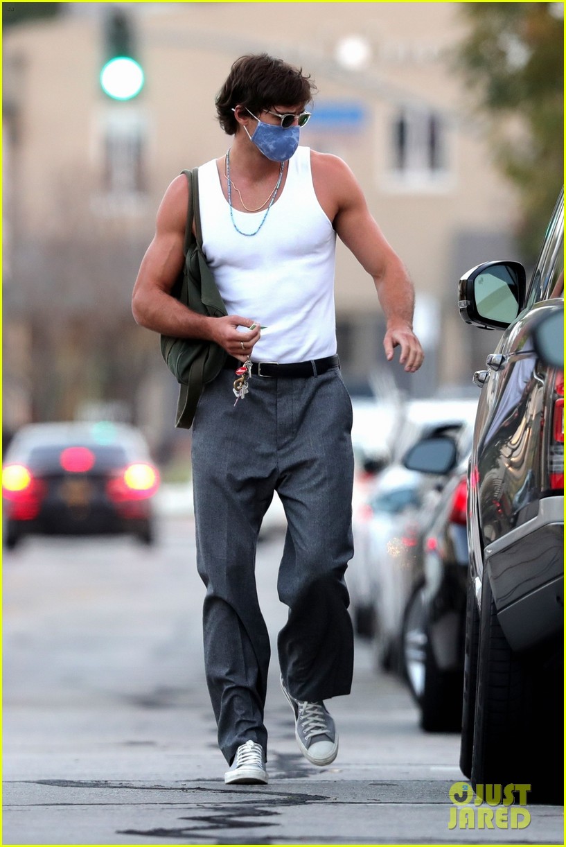 Jacob Elordi Is Looking Hot in These New Post-Gym Photos!