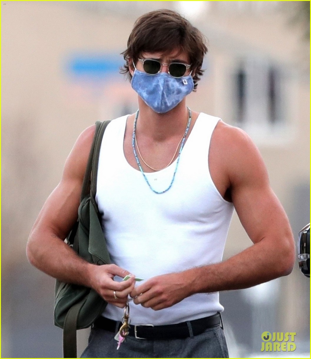 Jacob Elordi Is Looking Hot in These New Post-Gym Photos!