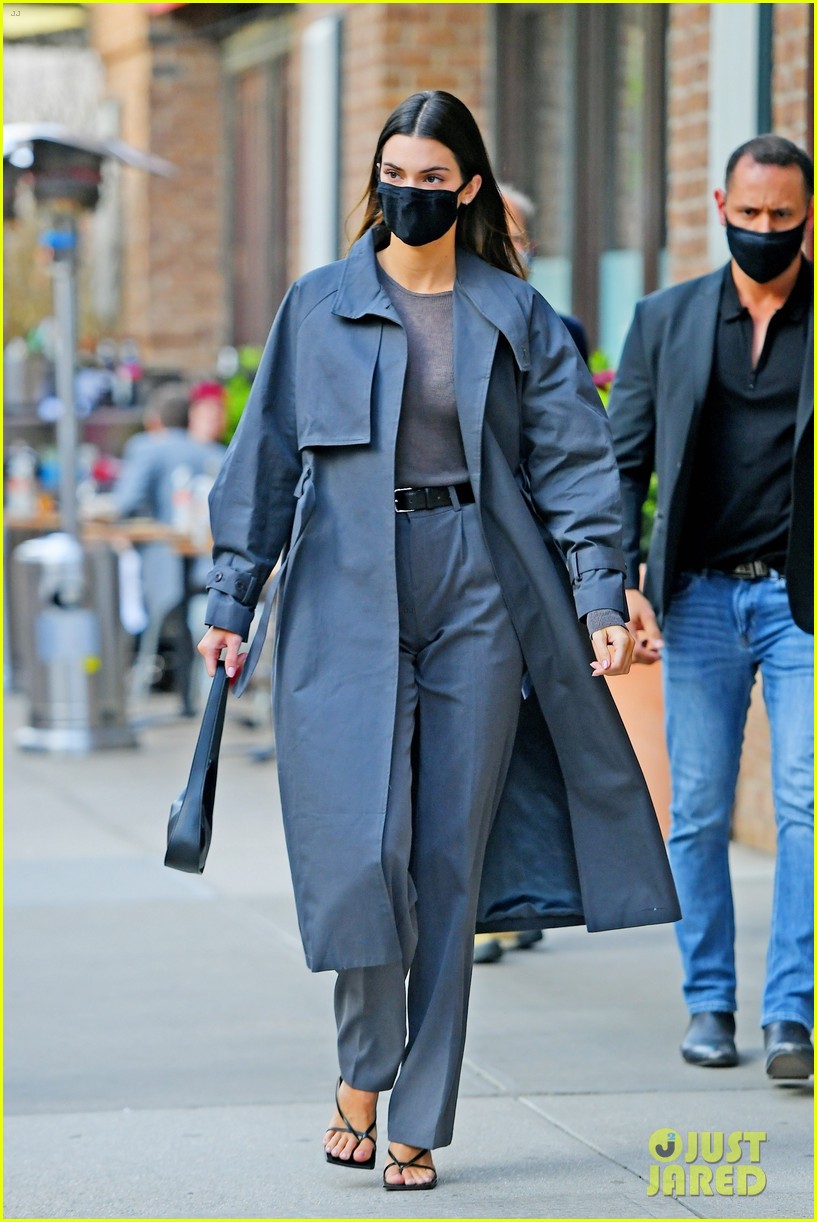 Kendall Jenner Shows Off Her Spring Style In NYC With Multiple Outfits!