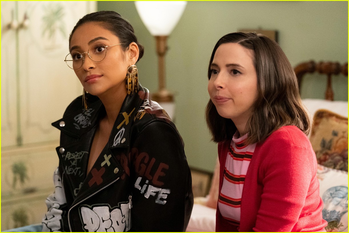 Shay Mitchell & Brenda Song's 'Dollface' Is Still Moving Forward With Season 2