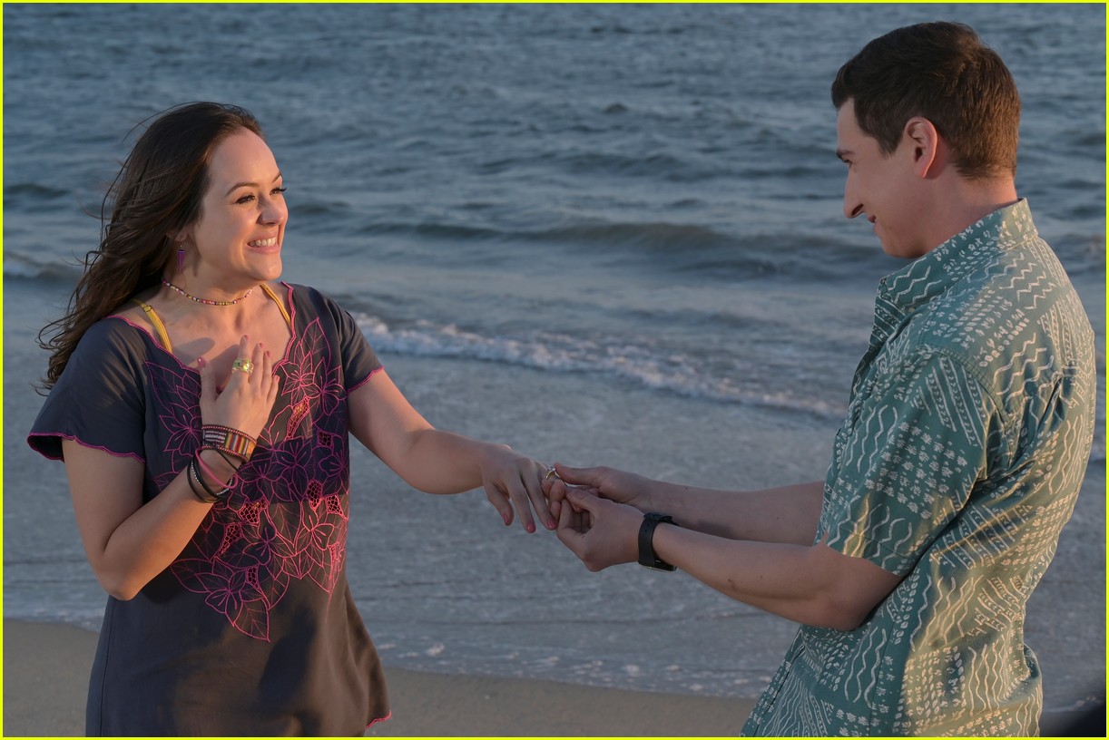 Hayley Orrantia & Sam Lerner Get Engaged In 'The Goldbergs' Season 8 Finale
