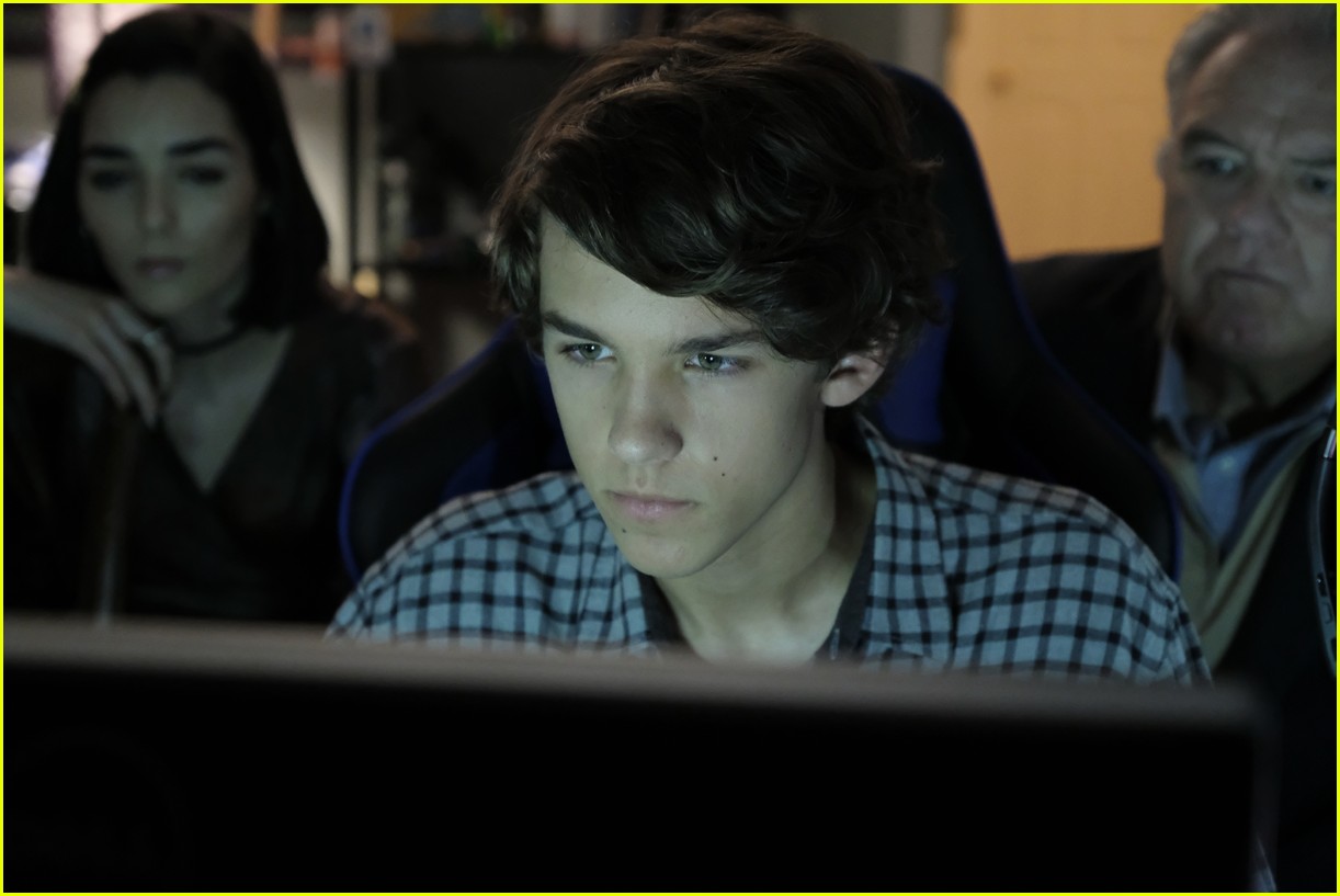 Indiana Massara & Chris Carpenter Star In New Movie 'Hero Mode' - Watch the Trailer!