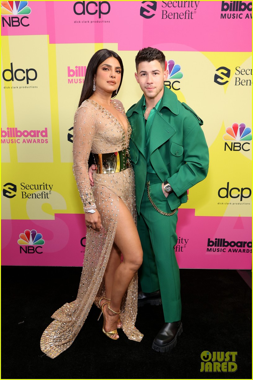 Nick Jonas Joined By Jonas Brothers & Marshmello On Billboard Music Awards 2021 Carpet