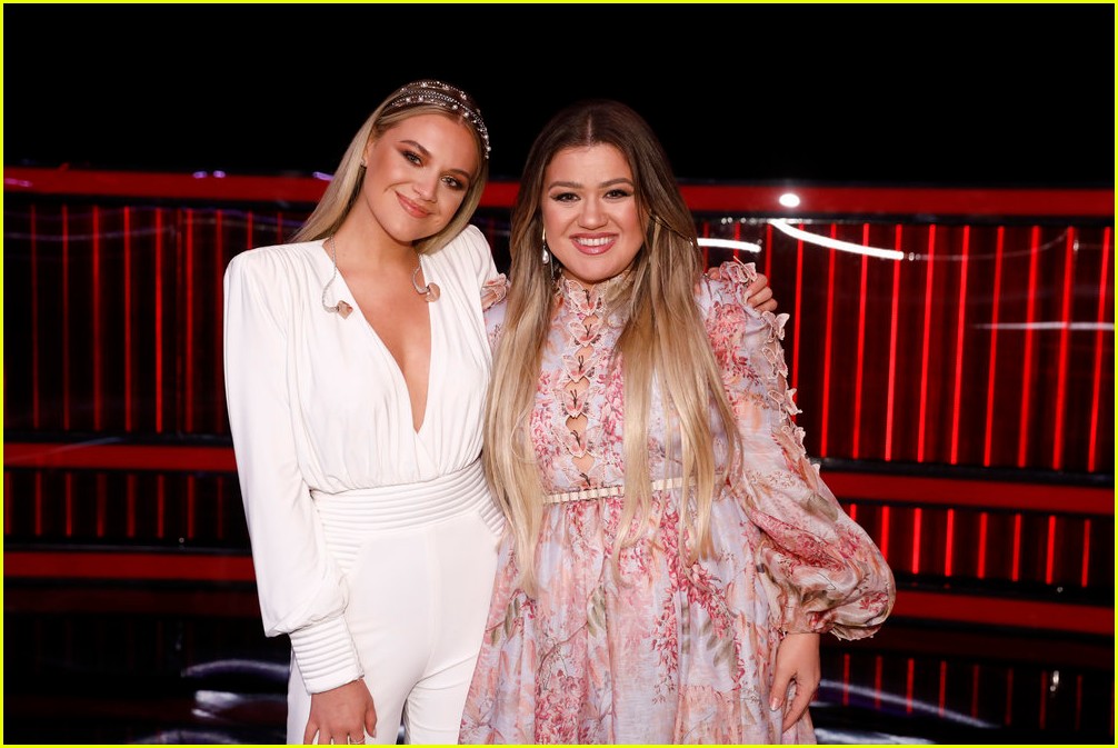 Kelsea Ballerini Sings 'Half of My Hometown' With 'The Voice' Finalist Kenzie Wheeler (Video)