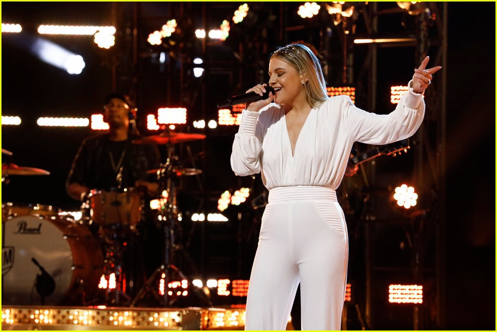 Kelsea Ballerini Sings 'Half of My Hometown' With 'The Voice' Finalist Kenzie Wheeler (Video)