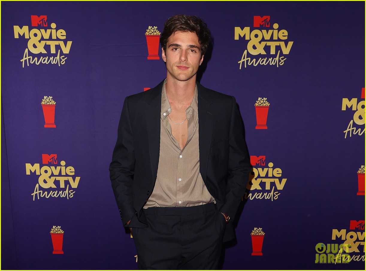 Netflix Stars Lana Condor, Sierra Capri & Jacob Elordi Hit Up MTV Movie & TV Awards 2021