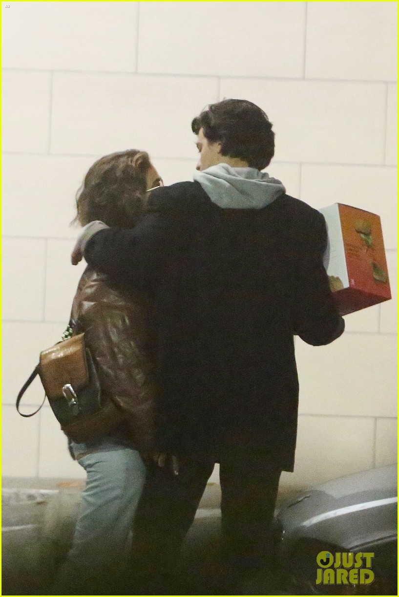 'Five Feet Apart' Co-Star Cole Sprouse & Haley Lu Richardson Grab Dinner with Friends