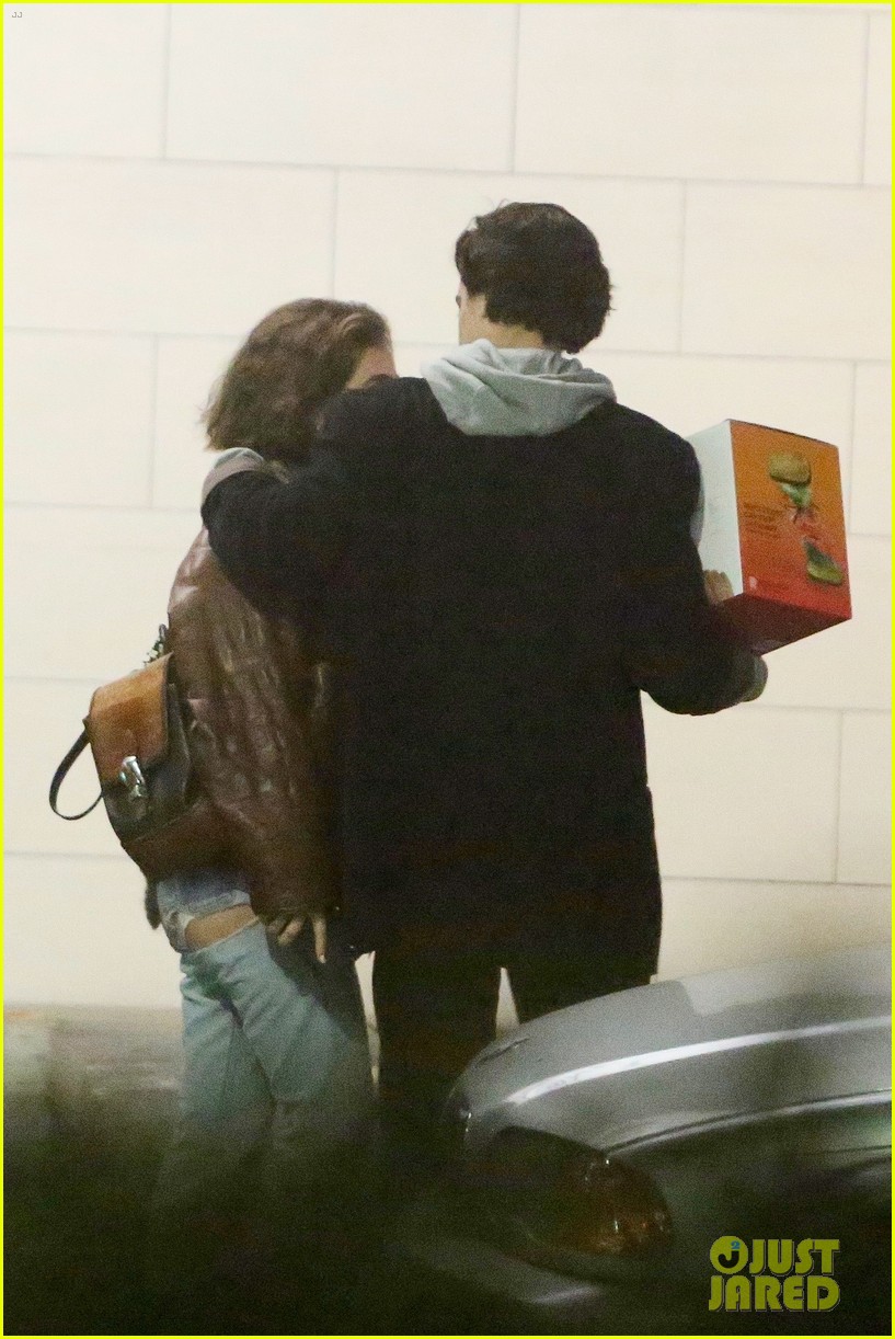 'Five Feet Apart' Co-Star Cole Sprouse & Haley Lu Richardson Grab Dinner with Friends