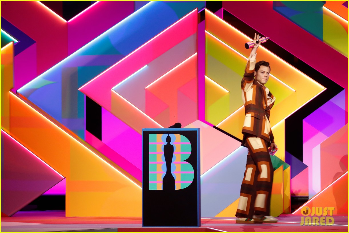 Harry Styles Dedicates His Win to Frontline Workers at Brit Awards 2021