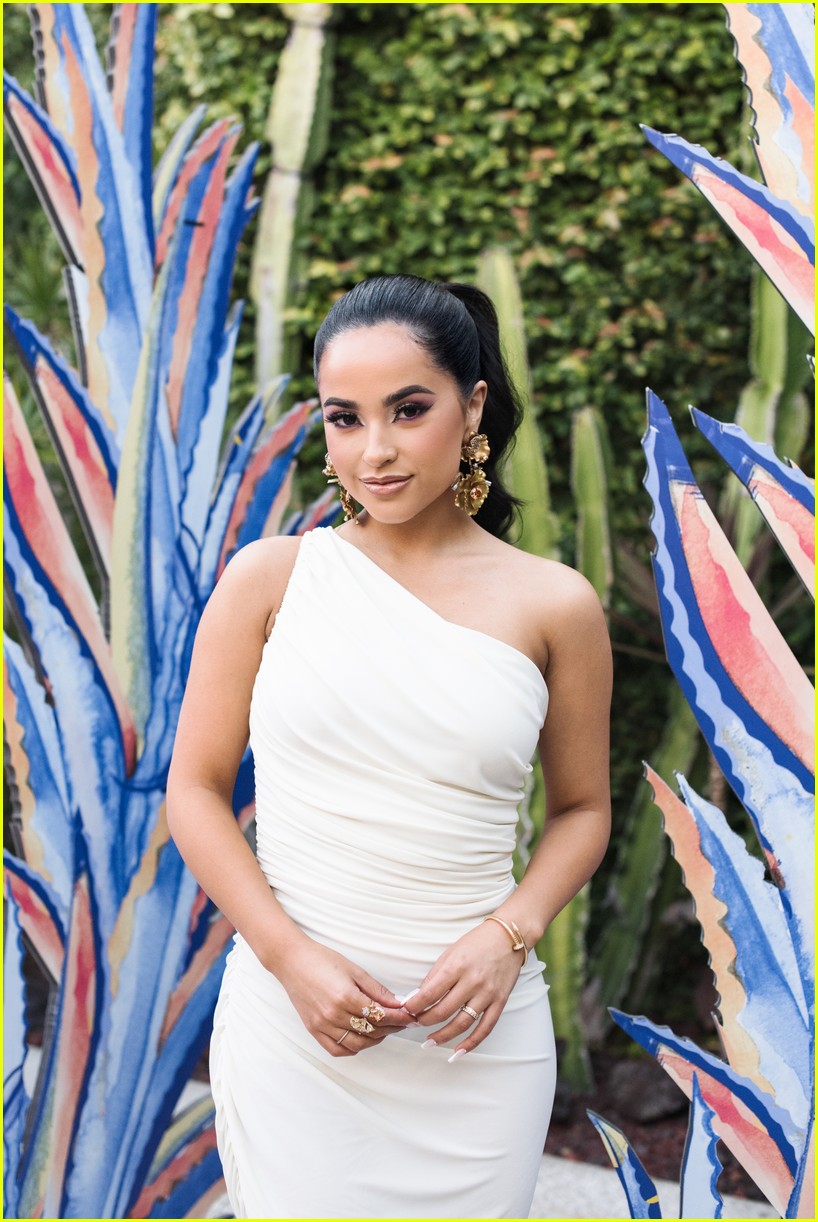 Becky G Launches New Beauty Brand Treslúce Beauty, Celebrating Latinx Culture