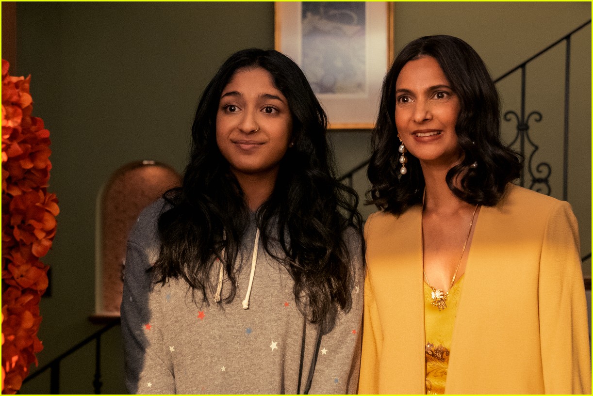 Devi Weighs Pros & Cons for Paxton & Ben In 'Never Have I Ever' Season 2 Trailer