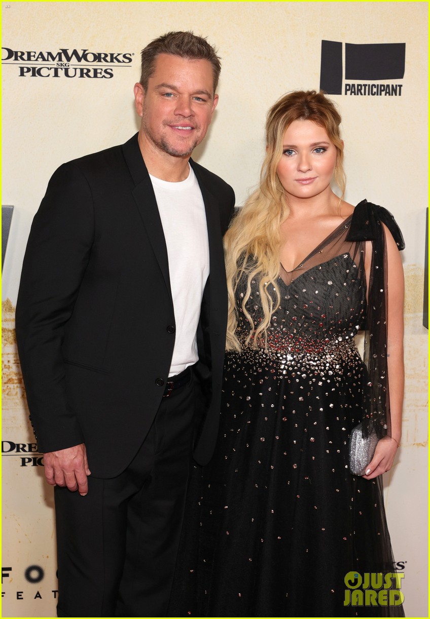 Abigail Breslin Poses With Movie Dad Matt Damon at 'Stillwater' Premiere