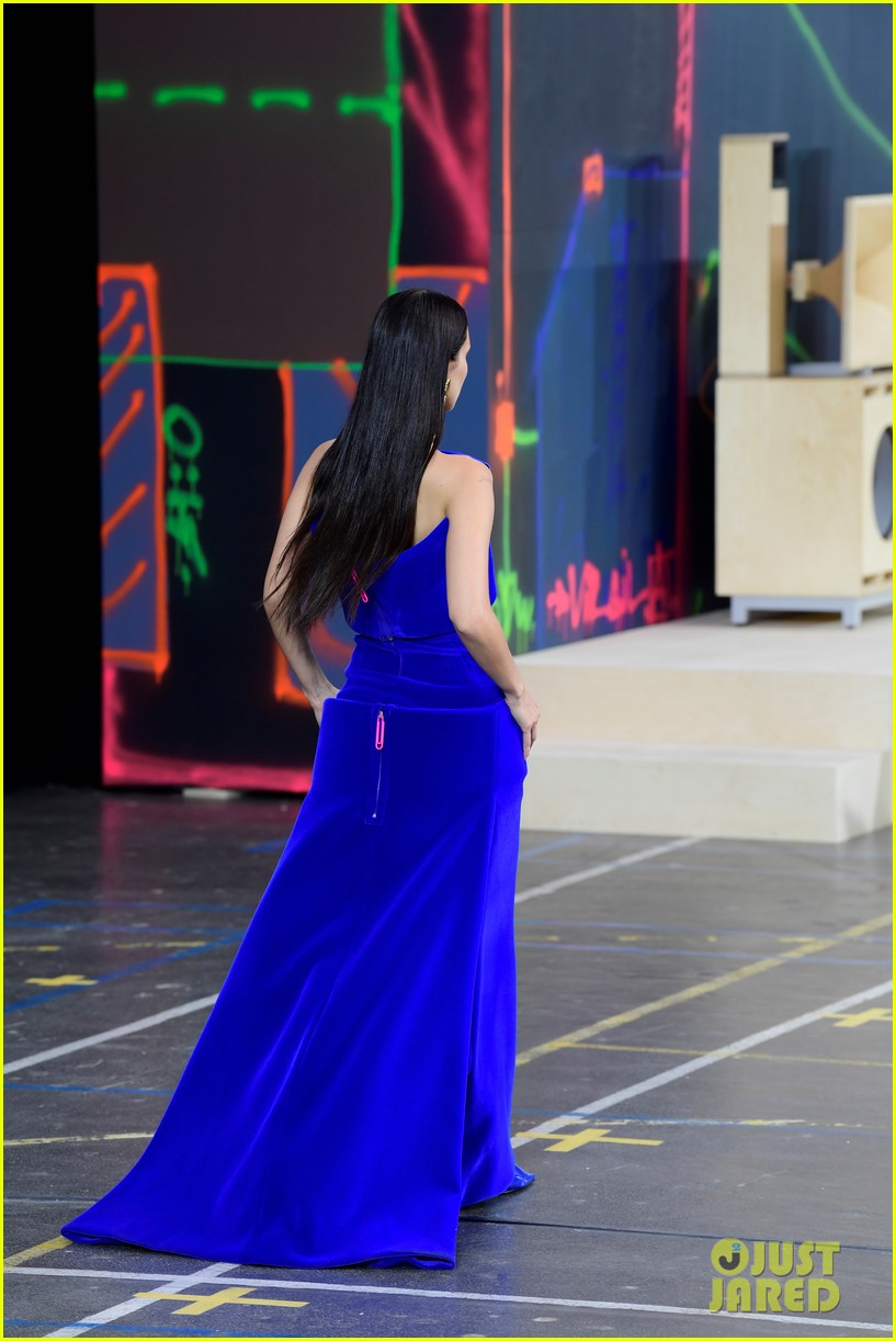 Bella Hadid Opens Off-White Fashion Show In Mini Blue Dress!