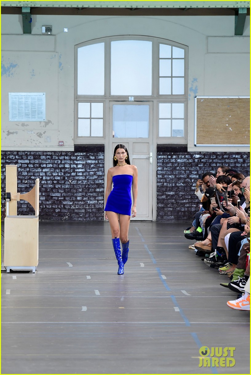Bella Hadid Opens Off-White Fashion Show In Mini Blue Dress!