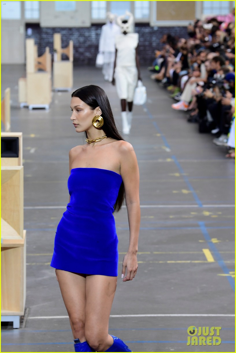 Bella Hadid Opens Off-White Fashion Show In Mini Blue Dress!