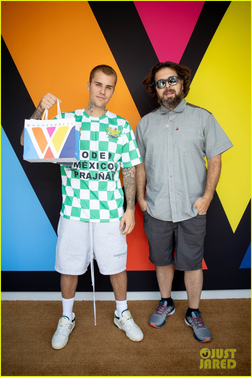 Justin Bieber Stops By A Pop-Up Shop Following His Performance in Las Vegas