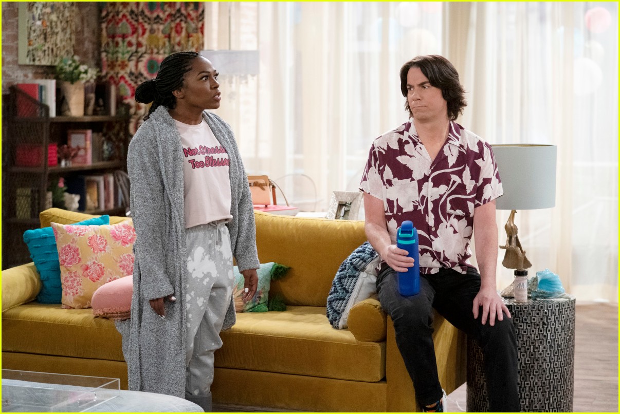 Drew Roy Returns as Bad Boy Griffin On This Week's 'iCarly' - Watch a Sneak Peek!