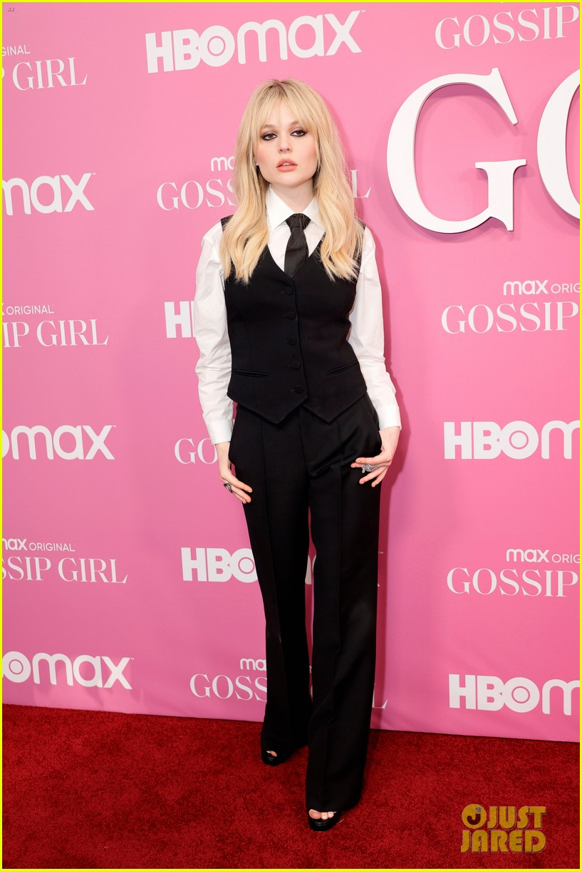 'Gossip Girl' Ladies Get In a Group Photo at Their Series Premiere