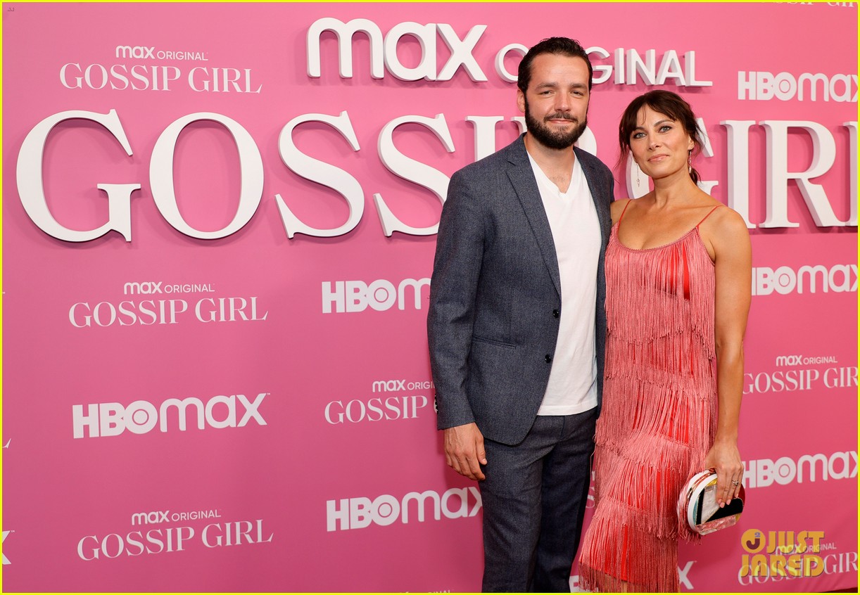 'Gossip Girl' Ladies Get In a Group Photo at Their Series Premiere