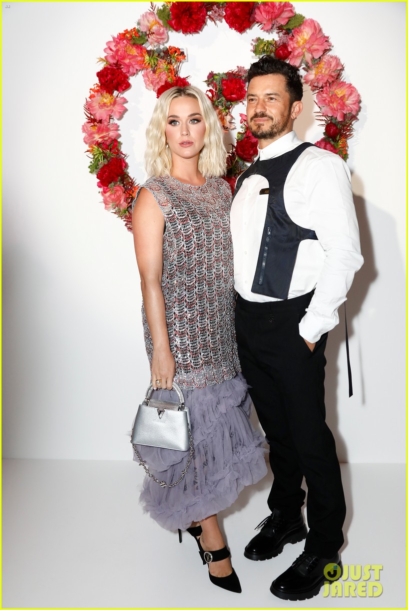 Joe Jonas & Sophie Turner Attend First Red Carpet Event Since Becoming Parents!