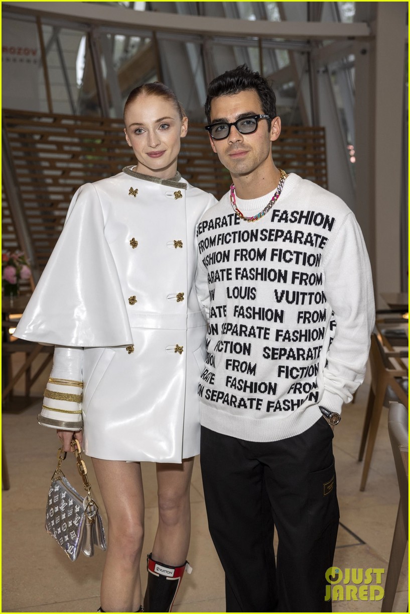 Joe Jonas & Sophie Turner Attend First Red Carpet Event Since Becoming Parents!