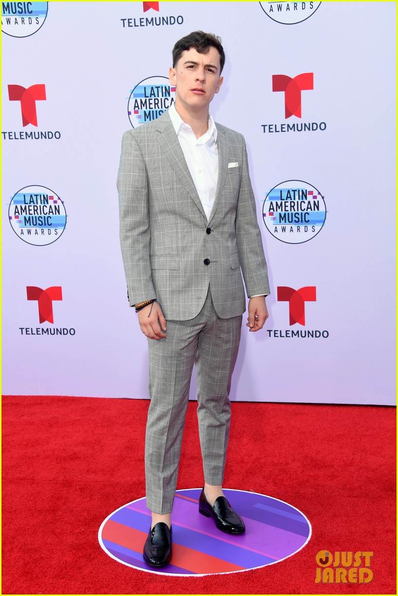 Lele Pons & Boyfriend Guaynaa Show Off Their Couples Body Transformation