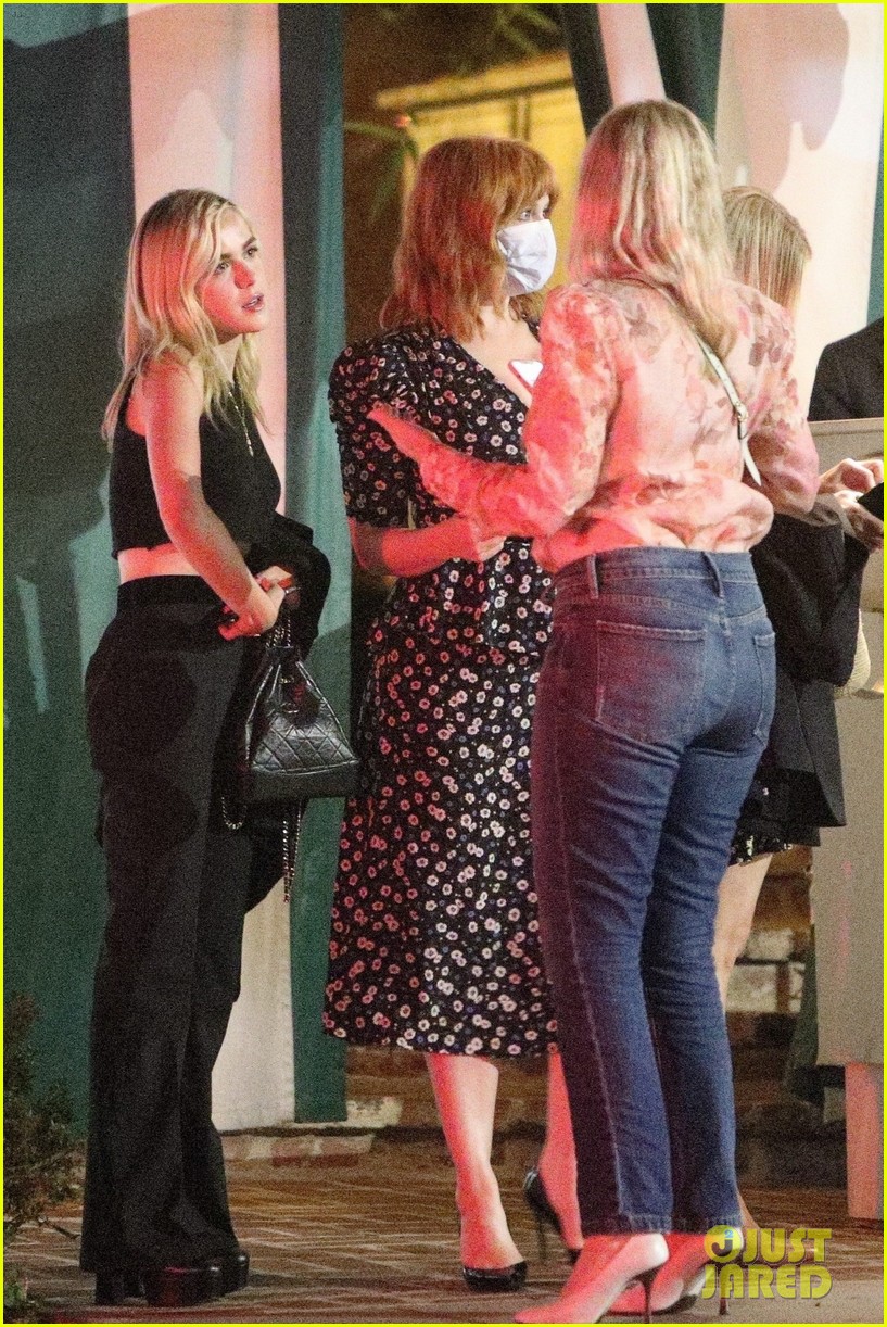 Kiernan Shipka Reunites With 'Mad Men' Mom January Jones at LA Dinner! (Photos)