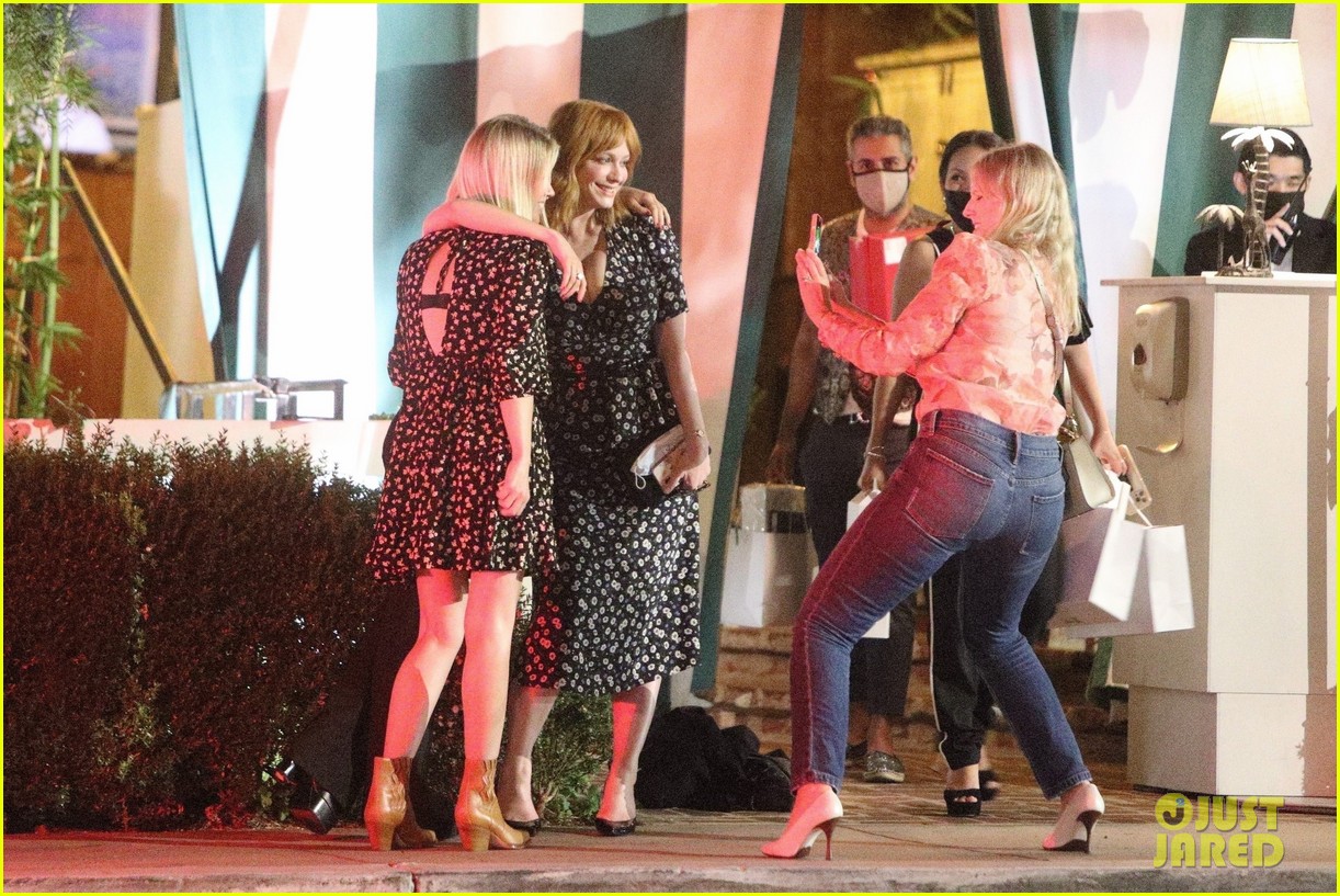 Kiernan Shipka Reunites With 'Mad Men' Mom January Jones at LA Dinner! (Photos)
