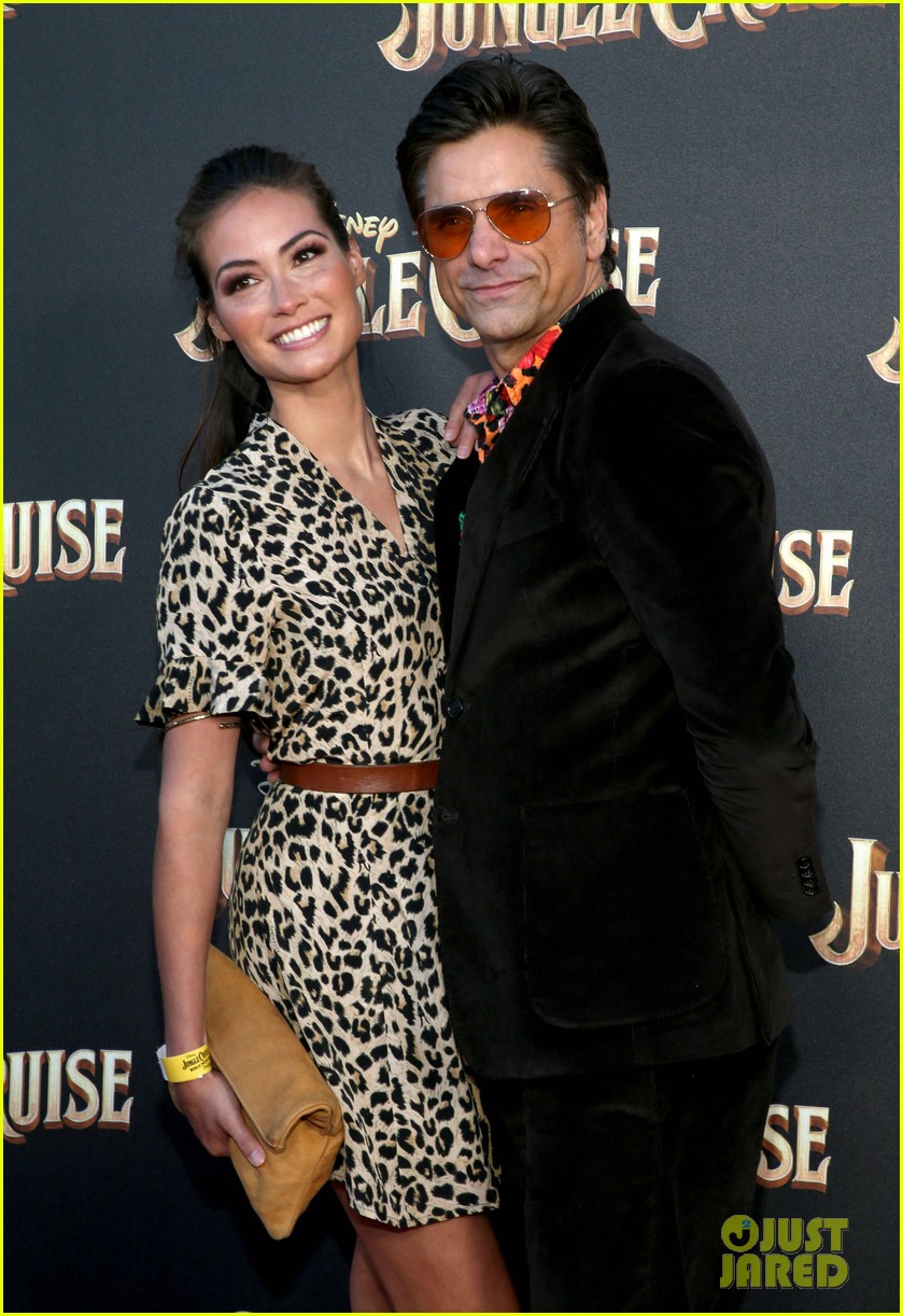 Raphael Alejandro Snaps Selfie With Co-Stars Dwayne Johnson & Emily Blunt at 'Jungle Cruise' Premiere