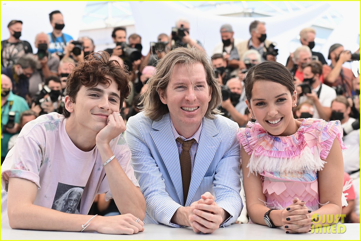 Timothee Chalamet Continues With More Cute Poses at Cannes Photo Call