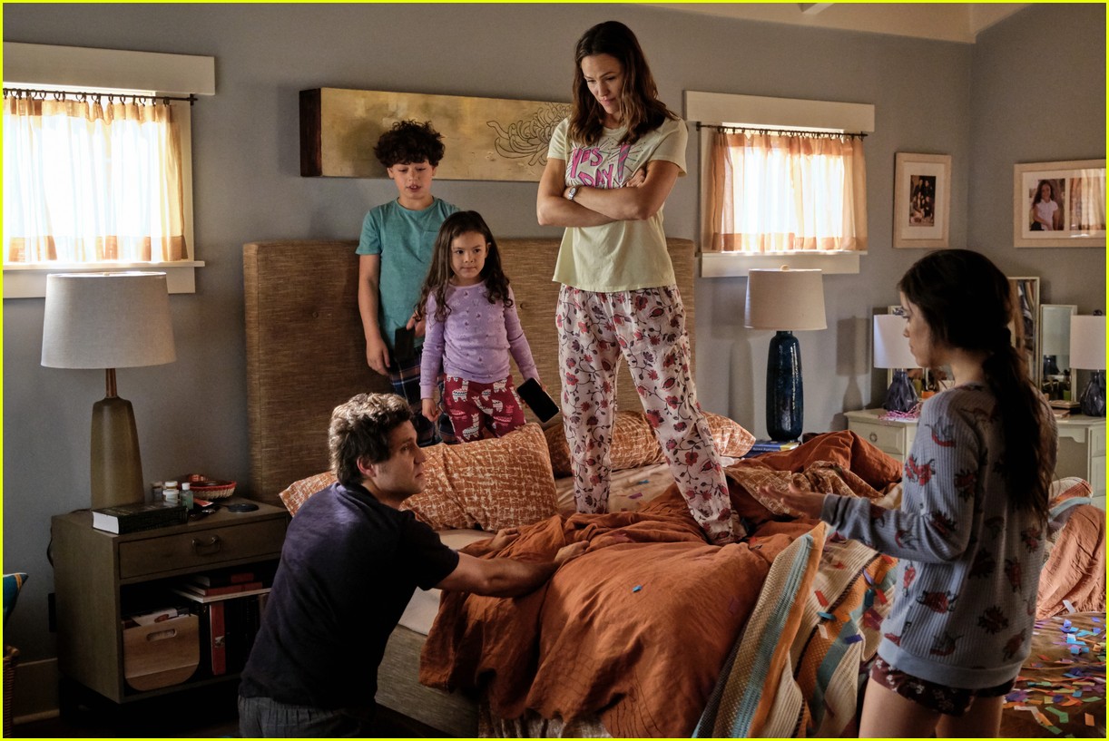 Jenna Ortega & Jennifer Garner's 'Yes Day' To Get Sequel On Netflix!