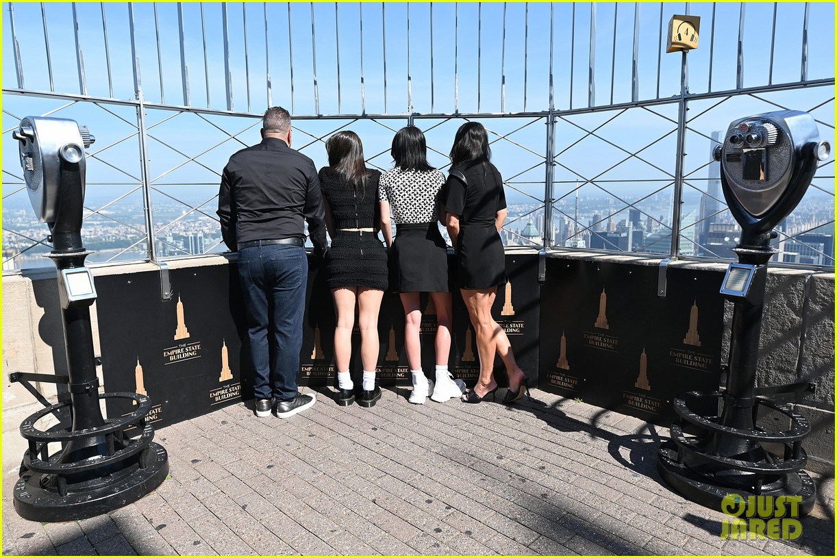 Charli & Dixie D'Amelio Kick Off 'The D'Amelio Show' Press at Empire State Building!