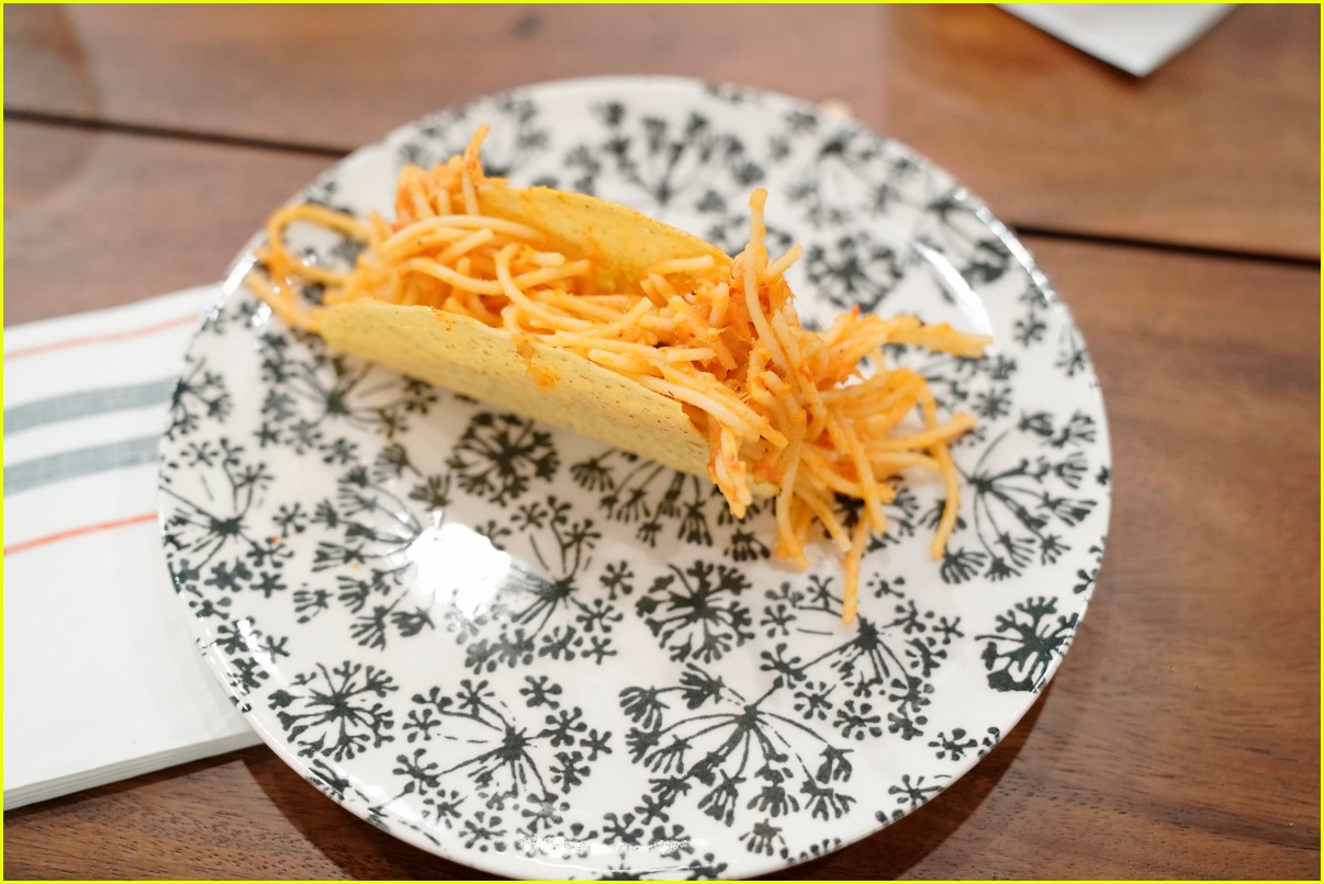 Miranda Cosgrove Cooks Up 'iCarly' Delicacy On This Week's Episode