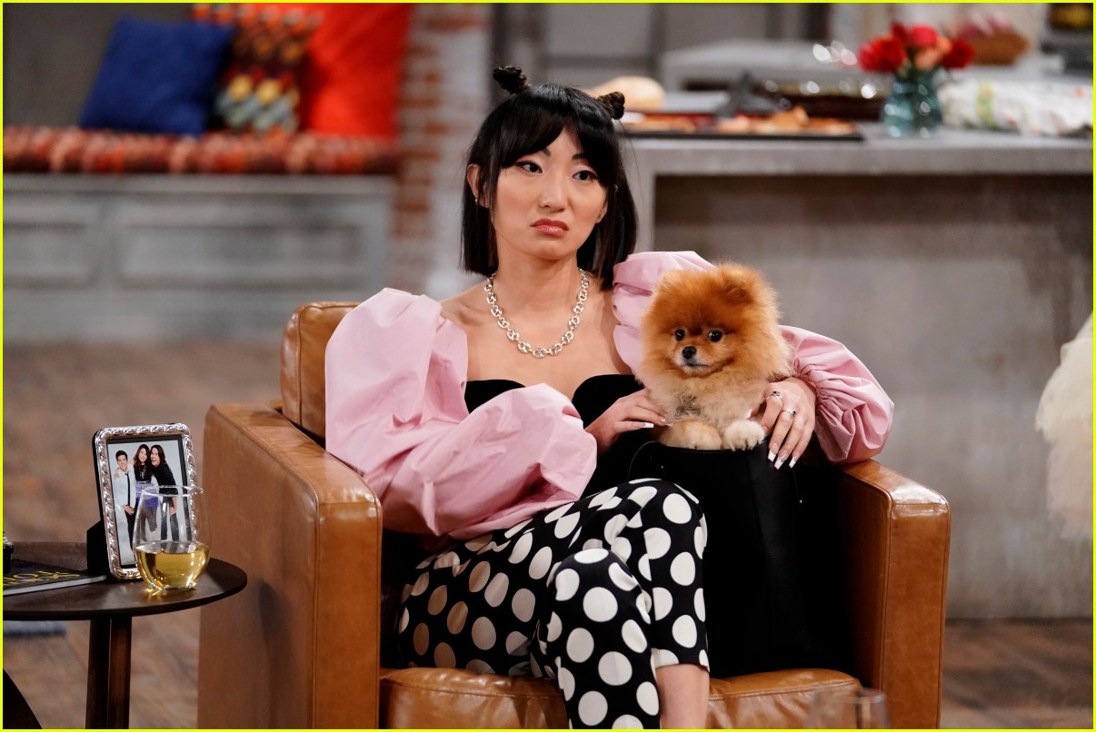 Miranda Cosgrove Cooks Up 'iCarly' Delicacy On This Week's Episode