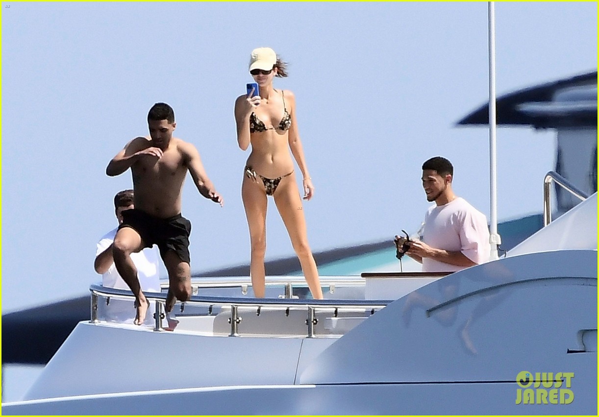 Kendall Jenner Soaks Up the Sun in Italy with Boyfriend Devin Booker