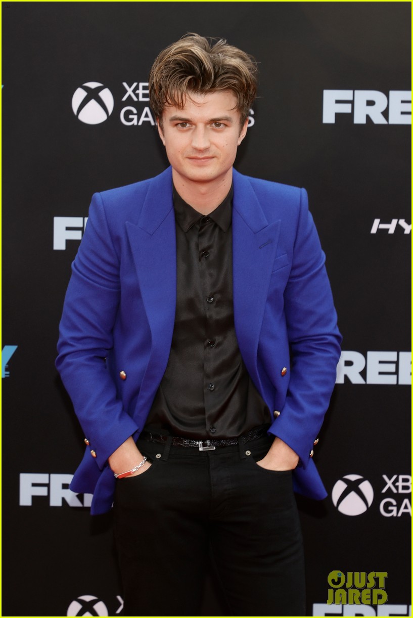 Sadie Sink Joins 'Stranger Things' Co-Star Joe Keery at 'Free Guy' Premiere!