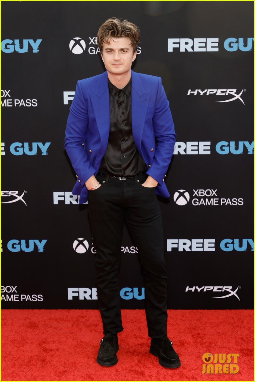 Sadie Sink Joins 'Stranger Things' Co-Star Joe Keery at 'Free Guy' Premiere!